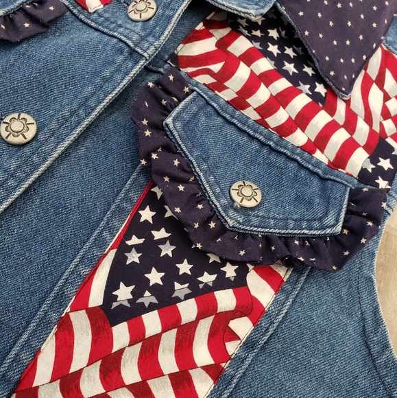 Womens Festive Vest - Picture 3 of 8